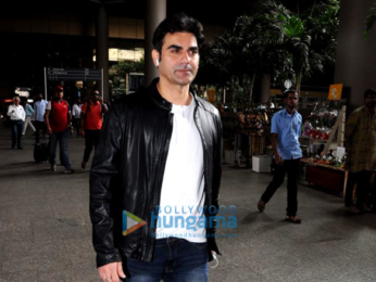 Ajay Devgn, Arbaaz Khan and Sharman Joshi snapped at the airport