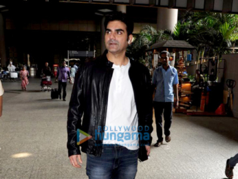 Ajay Devgn, Arbaaz Khan and Sharman Joshi snapped at the airport