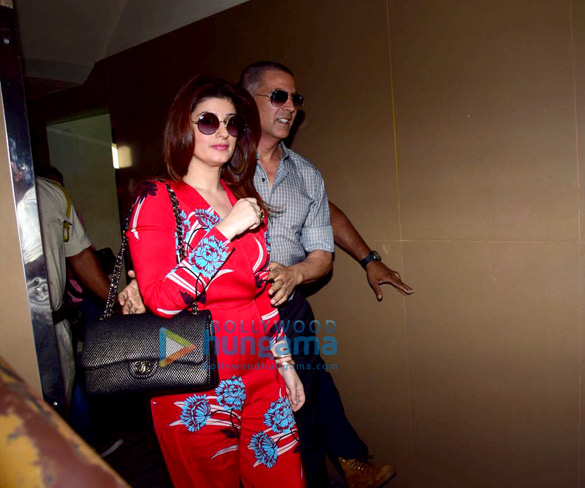 akshay kumar launches the song aaj se teri from pad man 1