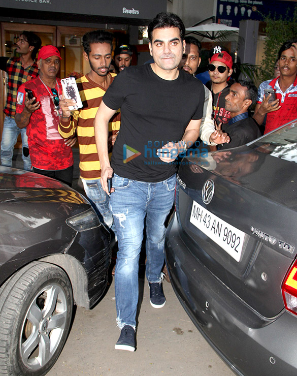 arbaaz khan spotted at sequal bandra 6