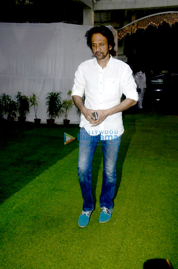 celebs attend late neeraj voras prayer meet 17