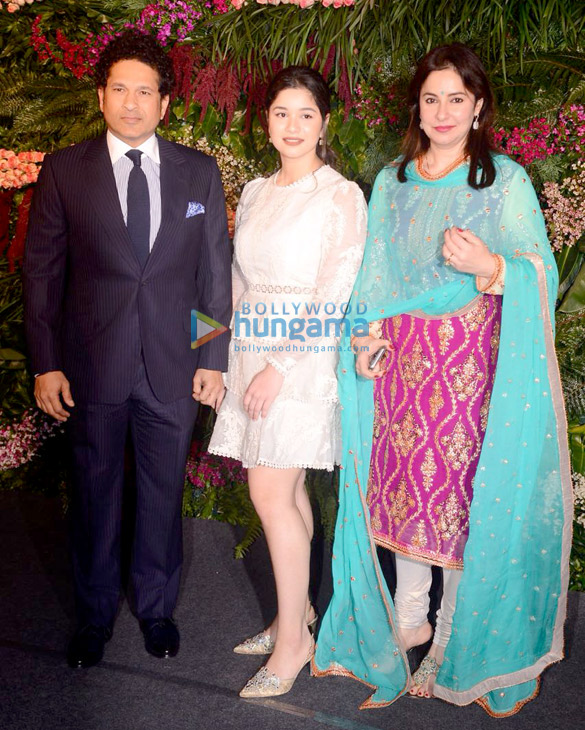 celebs grace anushka sharma virat kohlis mumbai reception 002 2