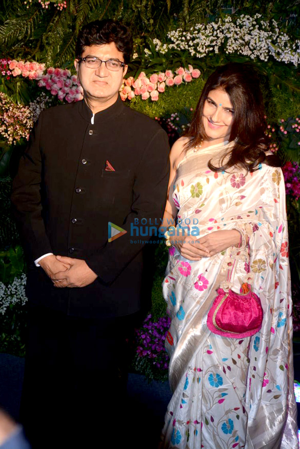 celebs grace anushka sharma virat kohlis mumbai reception 002 7