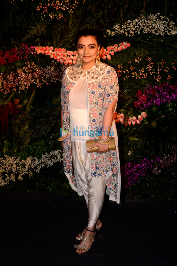 celebs grace anushka sharma virat kohlis mumbai reception 56
