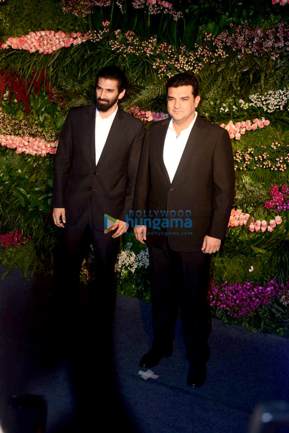 celebs grace anushka sharma virat kohlis mumbai reception more 3