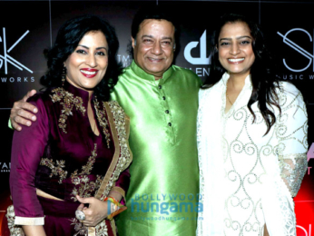 Celebs grace a surprise party hosted for Madhushree