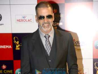 Celebs grace the red carpet of Zee Cine Awards 2018