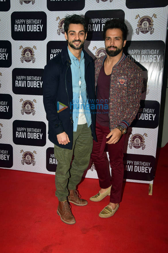 celebs snapped at ravi dubeys birthday 3