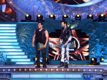 Celebs walk the red carpet of Star Screen Awards 2017