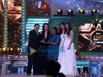 Celebs walk the red carpet of Star Screen Awards 2017