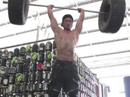 Check Out Vidyut Jammwal’s  SUPERB Body For His Role In The Film Junglee