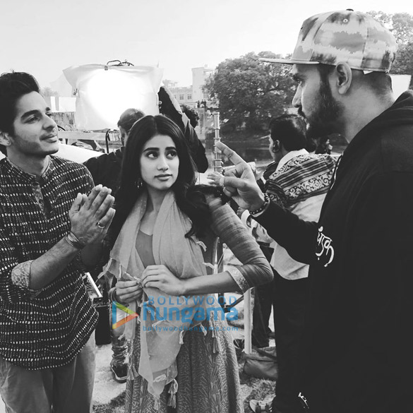 Dhadak Sridevi supports daughter Janhvi Kapoor on her first day of the shoot in Udaipur!