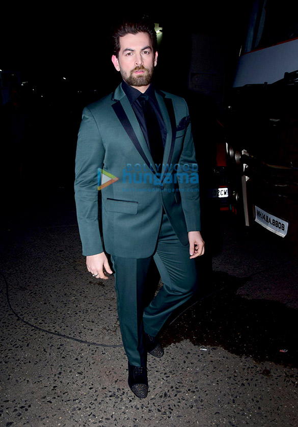 dharmendra and neil nitin mukesh snapped on the sets of the drama company 4
