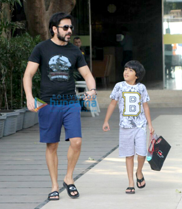 Emraan Hashmi snapped at Otter’s Club Emraan Hashmi snapped at Otter’s Club