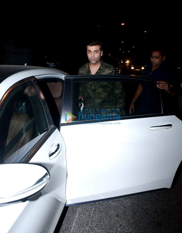 farhan akhtar ritesh sidhwani shweta nanda and karan johar spotted at zoya akhtars house 4