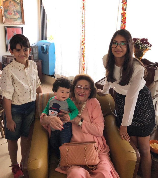 INSIDE PHOTOS Taimur Ali Khan was the star at the Kapoors' annual Christmas Lunch (5)