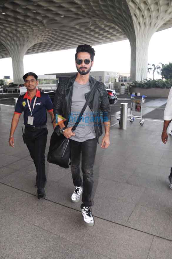 jacqueline fernandez raveena tandon and others snapped at the airport 7