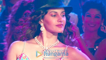 Movie stills of the movie Kaalakaandi