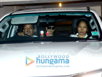 Karisma Kapoor snapped at Kareena Kapoor's place
