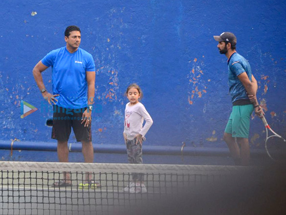 mahesh bhupathi snapped with daughter 4