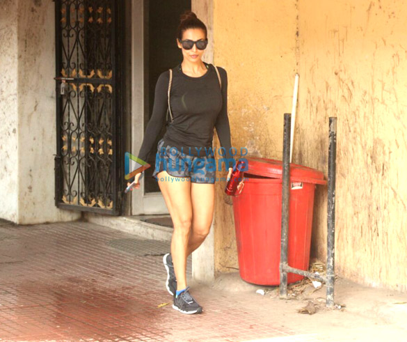 Malaika Arora spotted after her gym session in Khar Malaika Arora spotted after her gym session in Khar