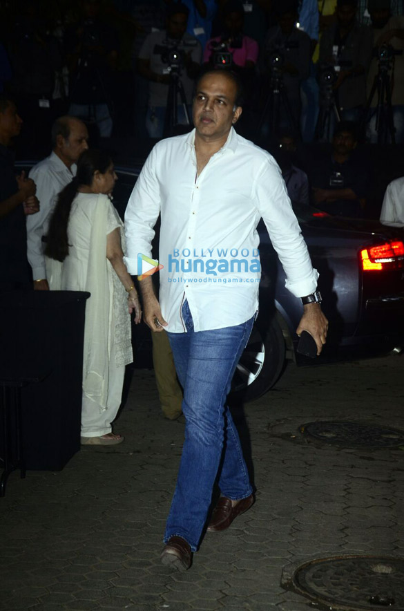 members of bollywood fraternity attend shashi kapoors chautha7 4