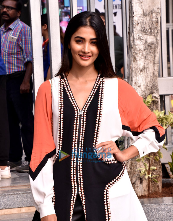 pooja hegde at kshitij mithibai college festival 6