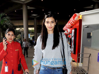 Priyanka Chopra, Jacqueline Fernandez, Shraddha Kapoor and others snapped at the airport