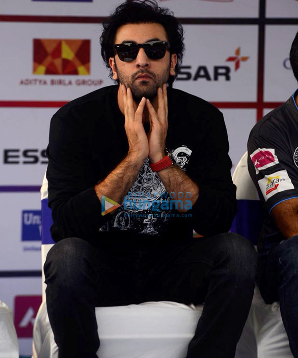 ranbir kapoor gets felicitated by the mayor of london 8