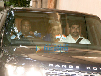 Ranbir Kapoor spotted at Khar
