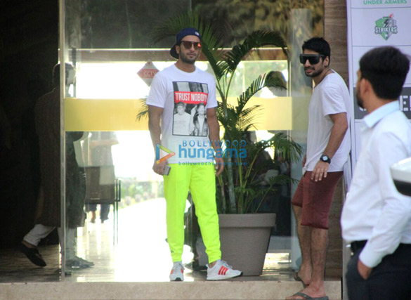 ranveer singh snapped at otters club 2