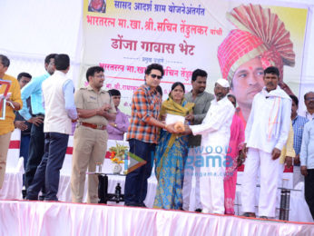 Sachin Tendulkar visits his adopted village Donja in Marathwada