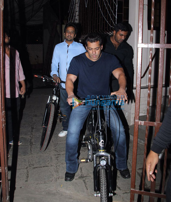 salman khan spotted on his being human cycle 4