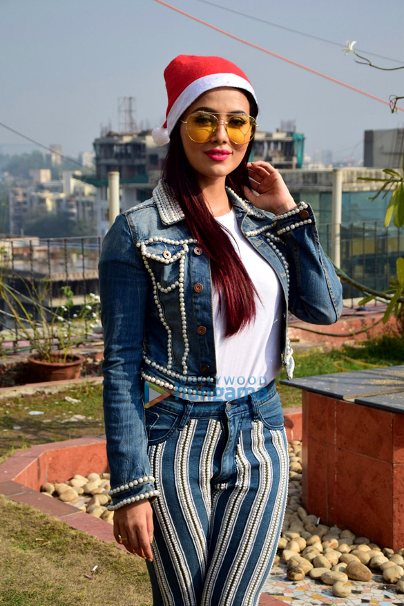 sana khan snapped during a special photoshoot for christmas 5