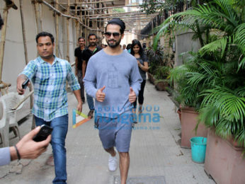 Shahid Kapoor snapped at a salon