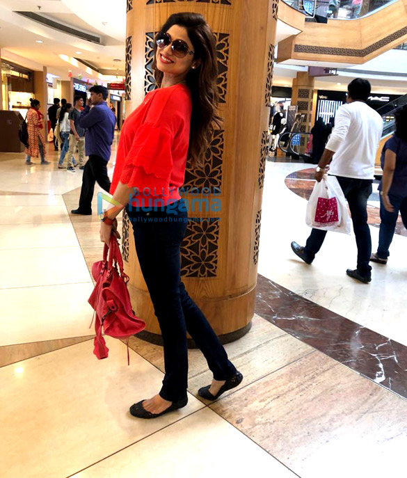 shamita shetty snapped at a mall in mumbai 1