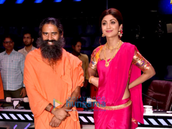 Shilpa Shetty and Baba Ramdev on the sets of 'Super Dancer 2'