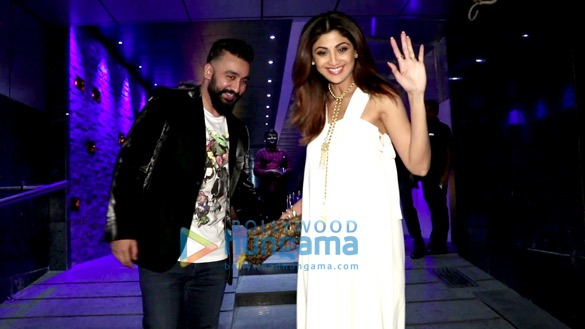 shilpa shetty and raj kundra snapped in bandra 2