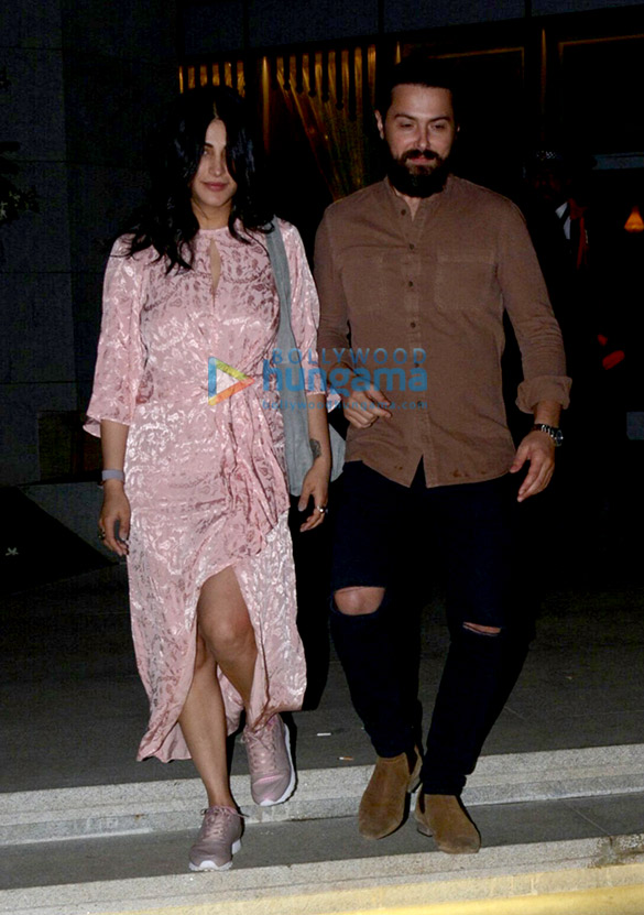 shruti haasan snapped with boyfriend at bkc 1