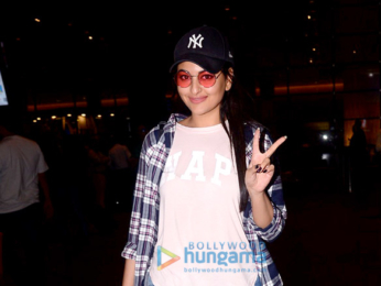 Sonakshi Sinha, Hrithik Roshan and others snapped at the airport