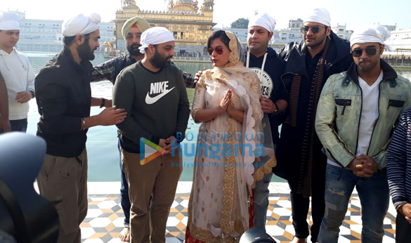 team of fukrey returns visits golden temple in amritsar 5