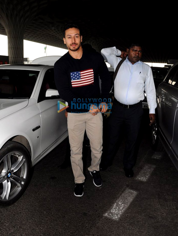 tiger shroff parineeti chopra and others snapped at the airport 1