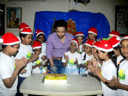 Tusshar Kapoor celebrates his birthday with children’s from Smile Foundation