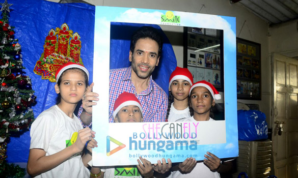 tusshar kapoor celebrates his birthday with childrens from smile foundation 7