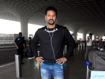 Varun Dhawan, Kriti Sanon and others snapped at the airport