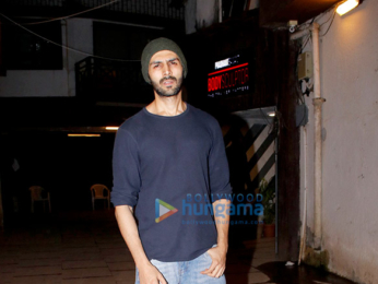 Varun Dhawan and Kartik Aaryan snapped at the gym