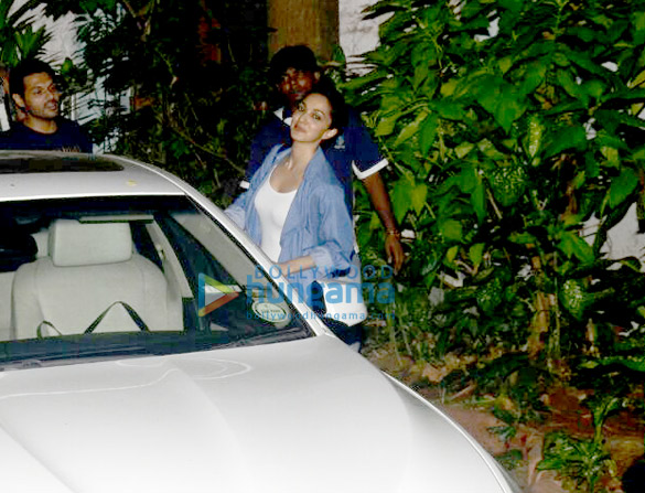 vicky kaushal and kiara advani snapped on karan johar film set 4