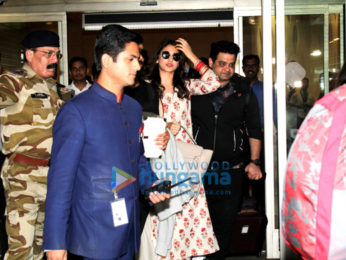 Virat Kohli and Anushka Sharma snapped at the airport