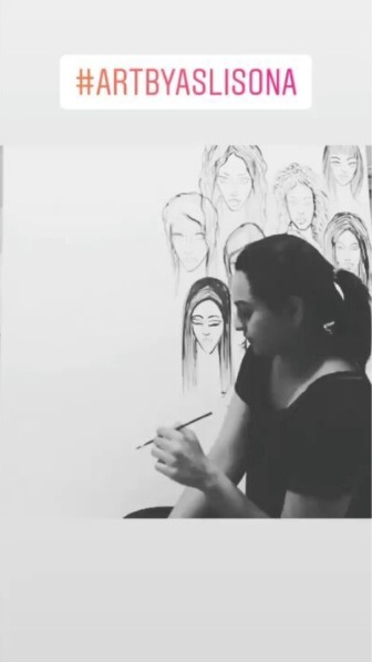 WOW! Sonakshi Sinha turns painter; might exhibit her works soon
