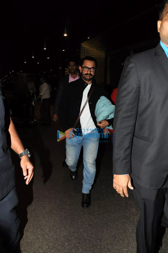 Aamir Khan returns from Singapore Aamir Khan returns from Singapore